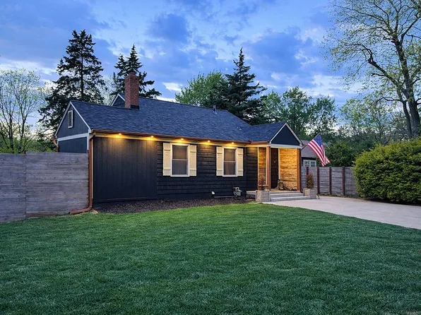 8524 Riley St, Overland Park, KS 66212