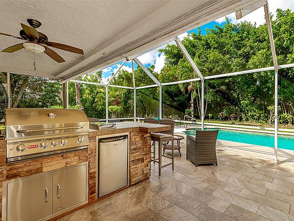 2nd image of 7509 Live Oak Drive