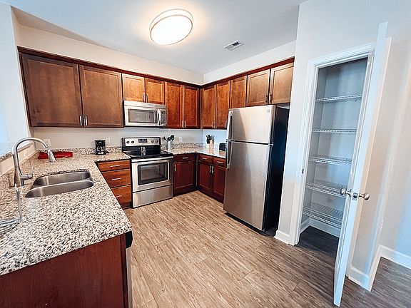 Open-Concept Kitchen Layouts