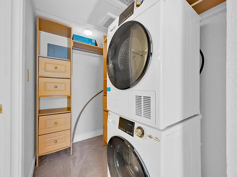 151 E Washington St #507 — Photo 9