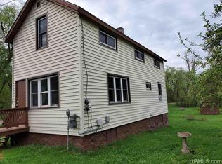 157 Salisbury St, Ishpeming, MI 49849
