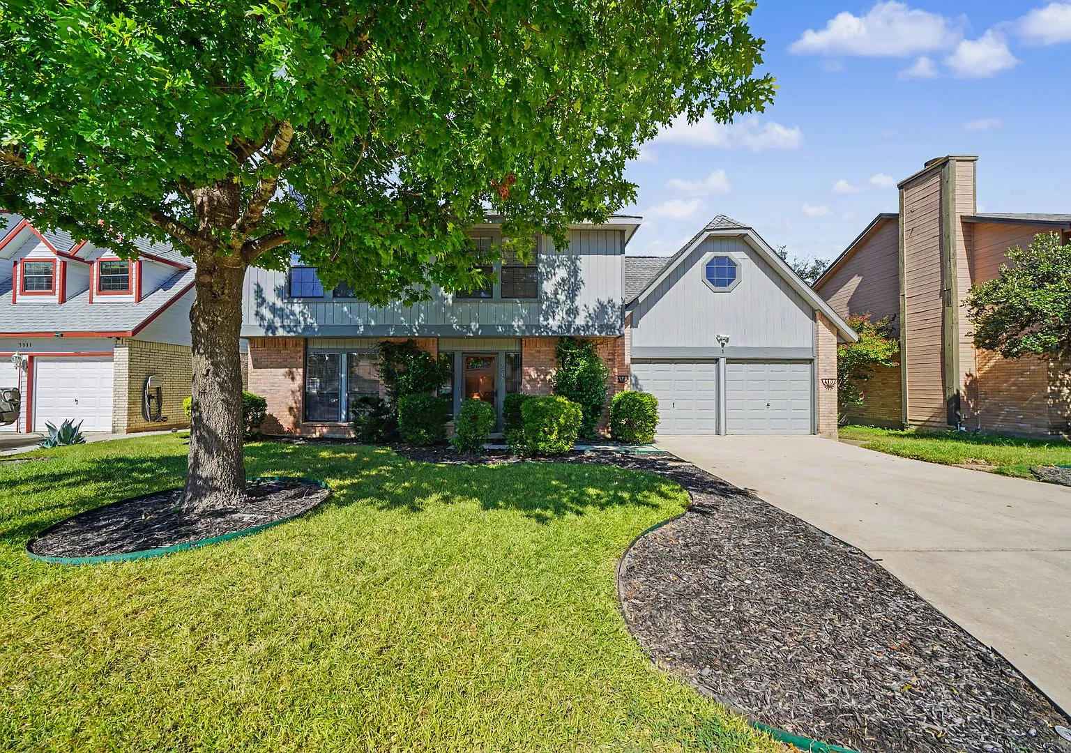 Spacious Northwest Park Home with Large Backyard & Deck - Realtor Commission: $500 — Photo 2