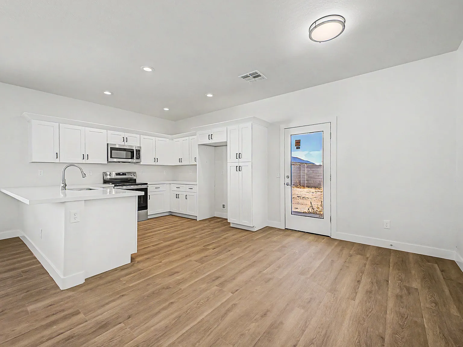 3 bed, 1431 sqft, $1,500 — Photo 3