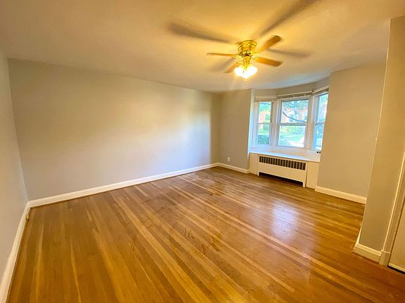3rd image of 6125 Parkway Dr APT 1