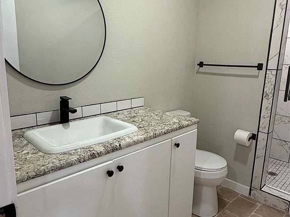 3rd image of 1818 Walnut Ave