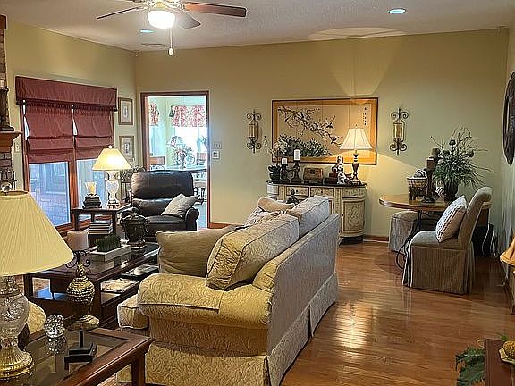 2nd image of 321 River Wind Dr