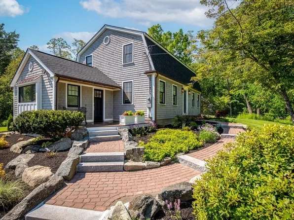 1 True Rd, Salisbury, MA 01952