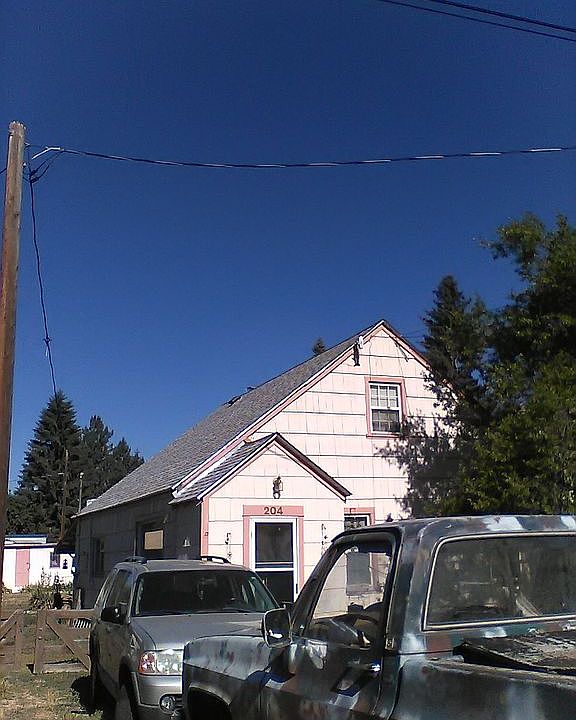 1st image of 204 S Alder St