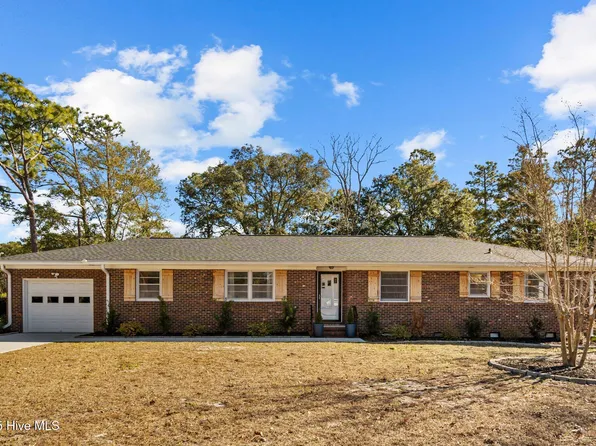 21 Cardinal Drive S, Wilmington, NC 28403