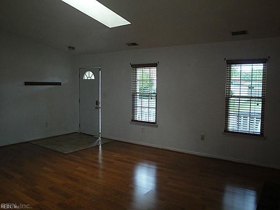 2nd image of 4021 Rainbow Dr