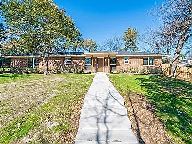 1131 Forester Dr — Photo 1