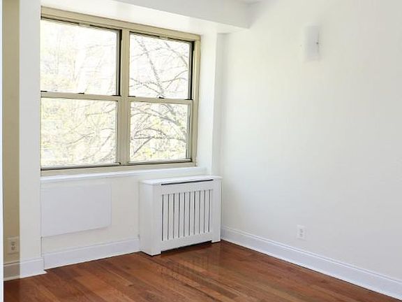 4th image of 30 Park Ave APT 4E