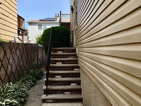 2nd image of 84 Willowwood Ln #1