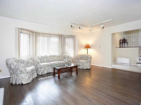 5th image of 1369 Richmond Ct