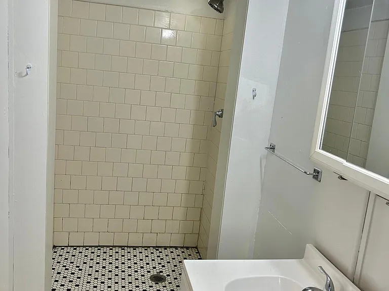 120 Tinker St #4 — Photo 8