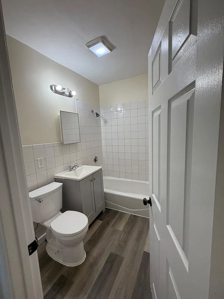 2 bed, $2,400 — Photo 3