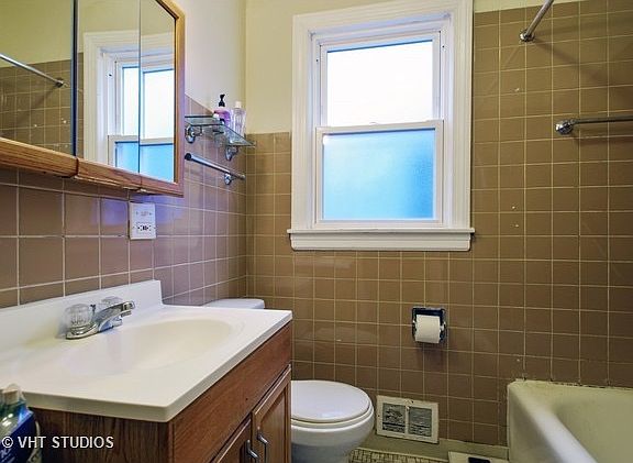 2nd image of 5067 N Kolmar Ave #1