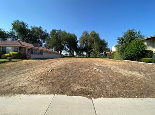 13273 Country Club Dr, Victorville, CA 92395