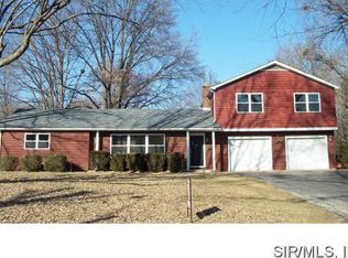 13 Kingsbury Dr, Swansea, IL 62226