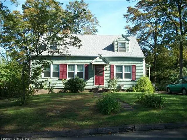 6 Eli Yale Ter, Branford, CT 06405