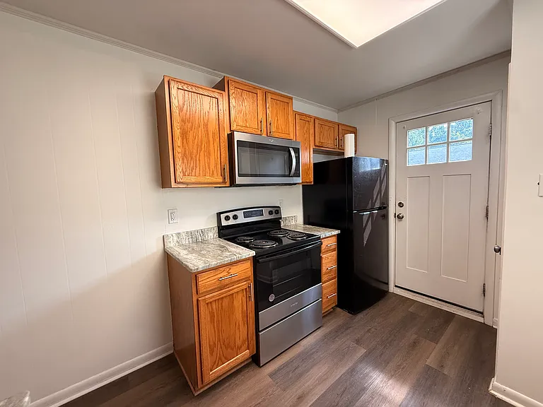 142 Carver St #2 — Photo 4