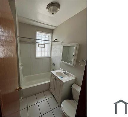 4th image of 6710 S Claremont Ave #1