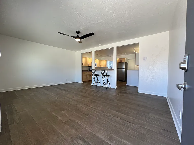 221 Laurel St #3 — Photo 5