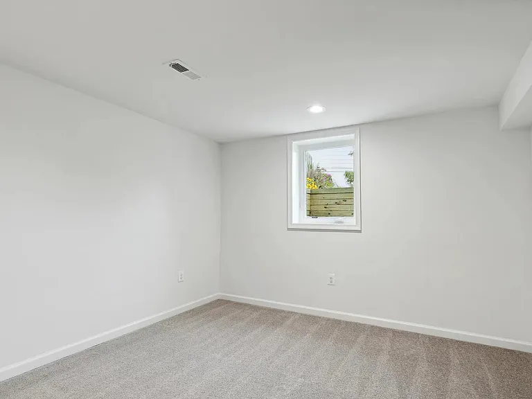 5522 Lanham Way — Photo 39
