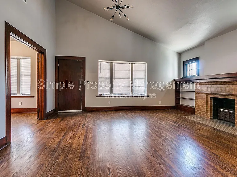 421 NW 25th St — Photo 2
