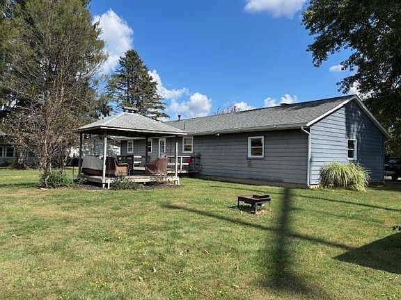 4th image of 65 Sunset Dr