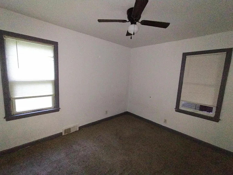 216 Goodell St — Photo 4