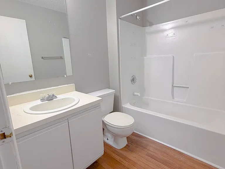 Mason School Apartments — Photo 7