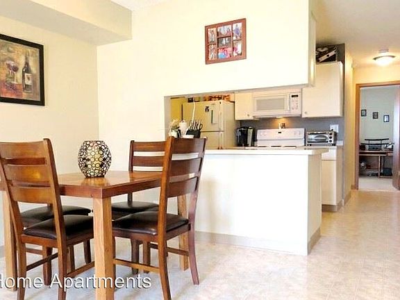 4th image of 1110 Town Centre Dr APT 18