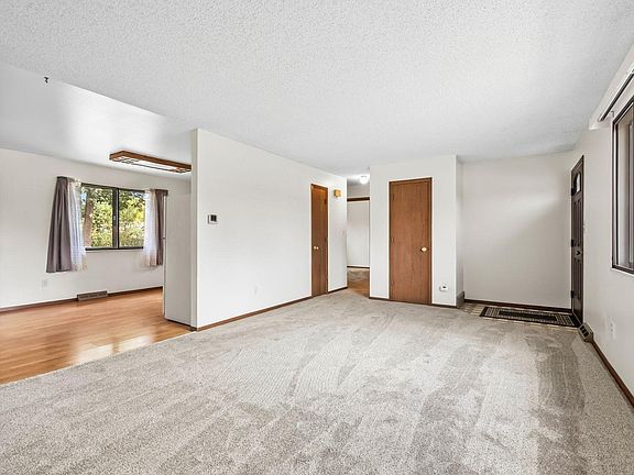3rd image of 754 S Dotsero Dr