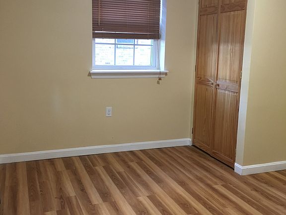 3rd image of 12 Colonial Village Dr APT 1