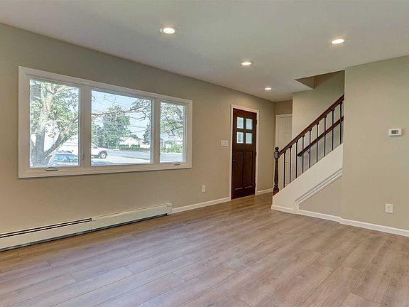 3rd image of 5 Wilford St