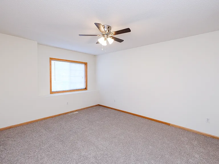Oak Pointe Townhomes — Photo 21
