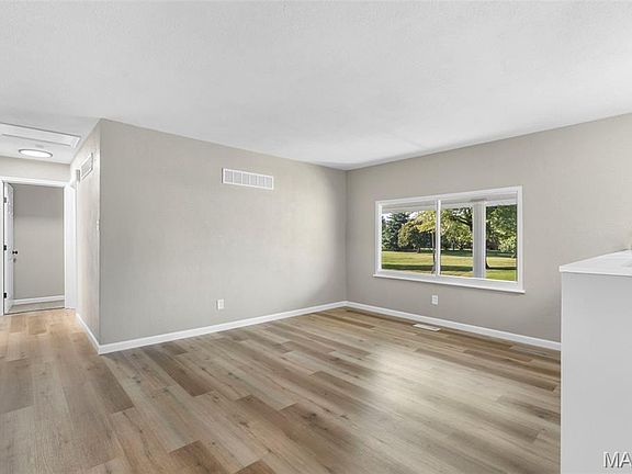 4th image of 6 Brower Ln