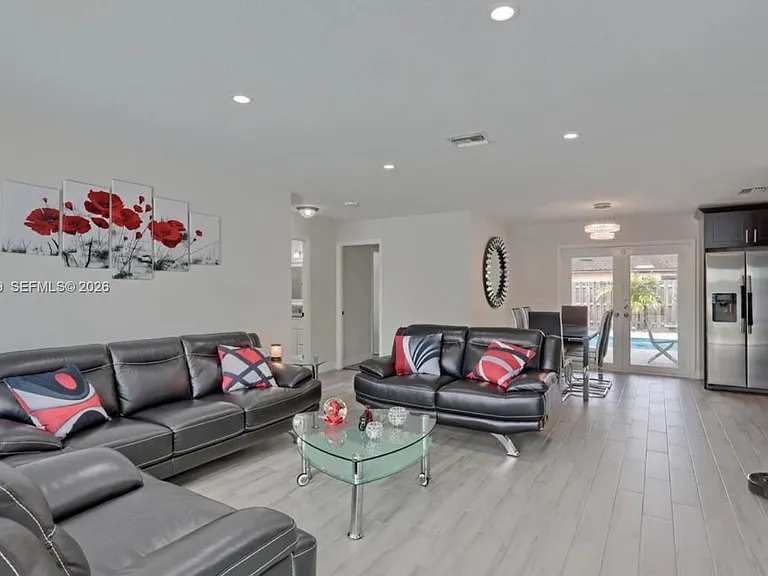 876 Gardenia Dr — Photo 13