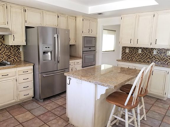 4th image of 2967 Shirley Dr