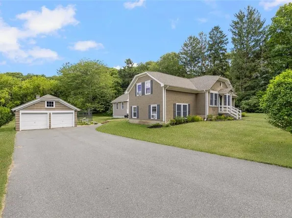 15 Little Pond County Rd, Cumberland, RI 02864