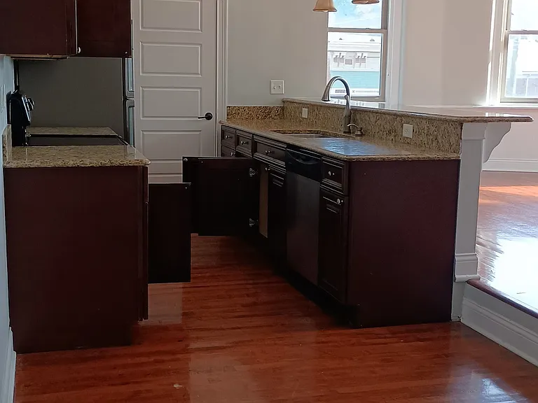 255 Warner St #305 — Photo 6