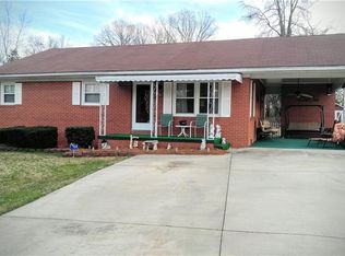 820 Graylyn Dr, High Point, NC 27263