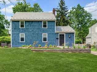 18 Holmes Oval, New Providence, NJ 07974