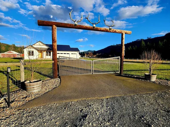 101 Stuart Field Ln, Ariel, WA 98603