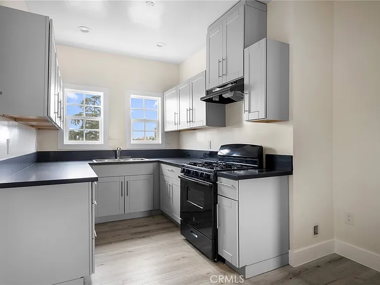 1641 S Catalina St #1/2 — Photo 9