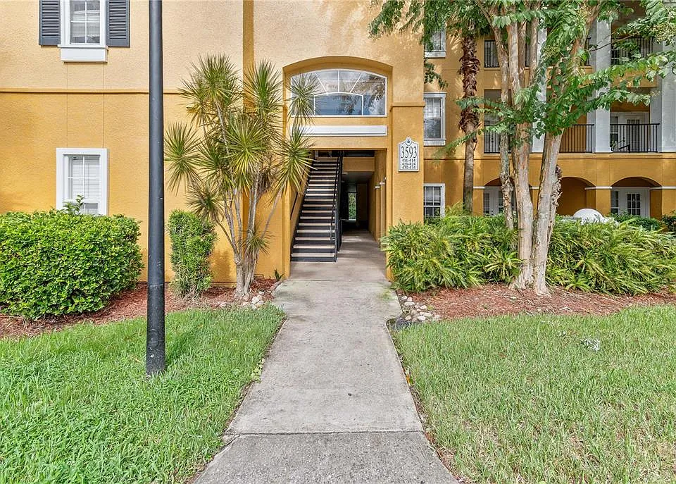 3593 Conroy Rd #424
