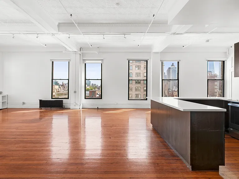 237 Lafayette St #8E — Photo 4
