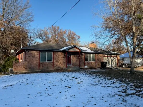1201 E Mitchell St, Marshall, MO 65340