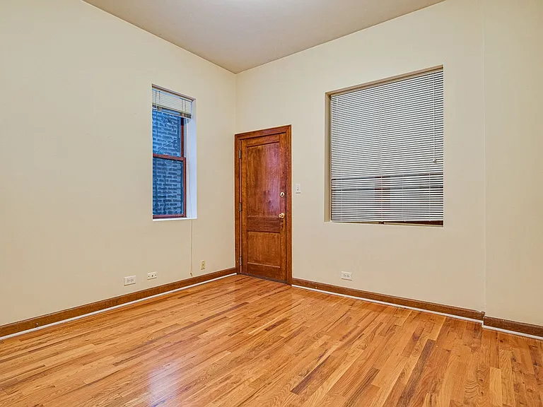 2622 N Wilton Ave — Photo 9